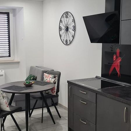 Apartman Julija 1 Fiume Esterno foto
