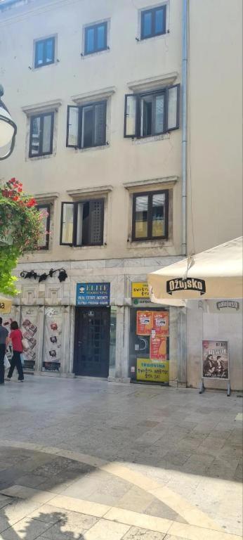Apartman Julija 1 Fiume Esterno foto
