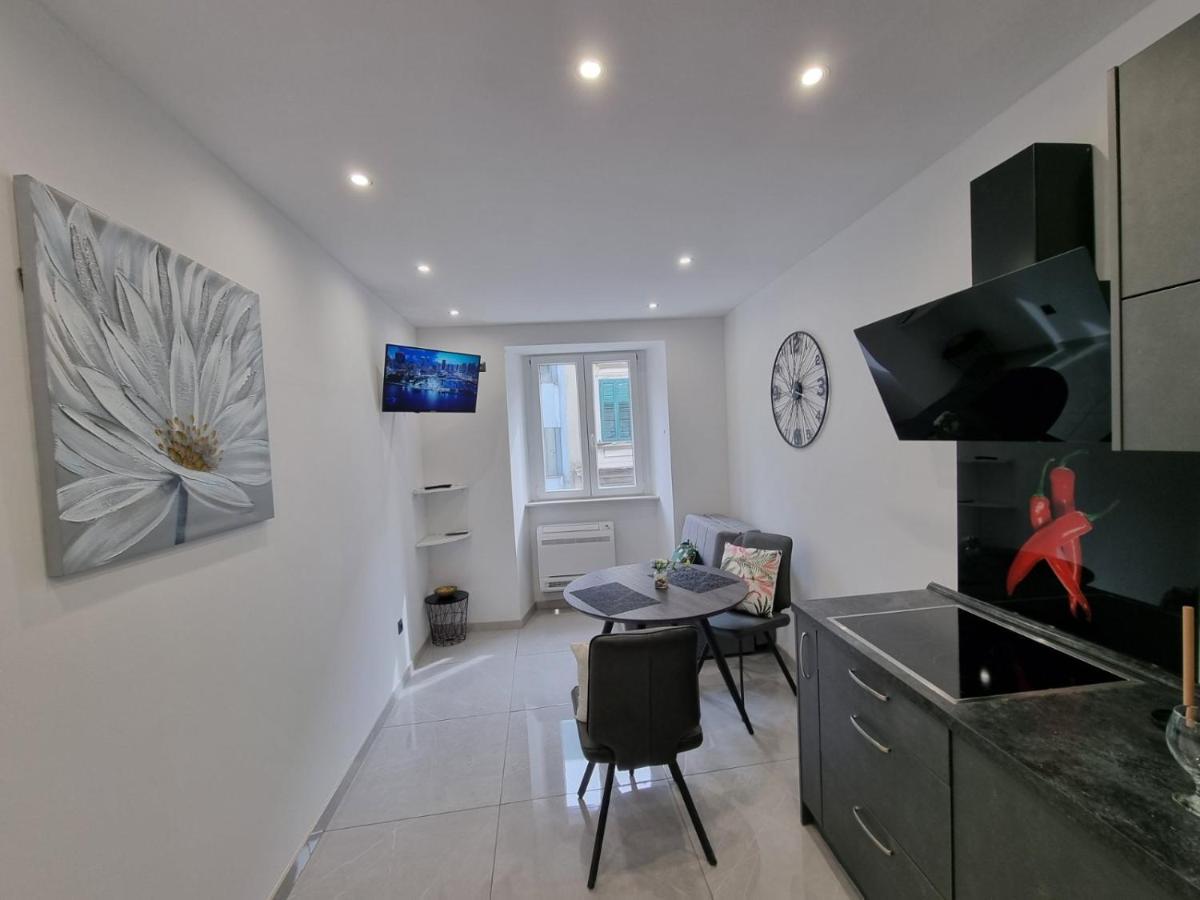 Apartman Julija 1 Fiume Esterno foto